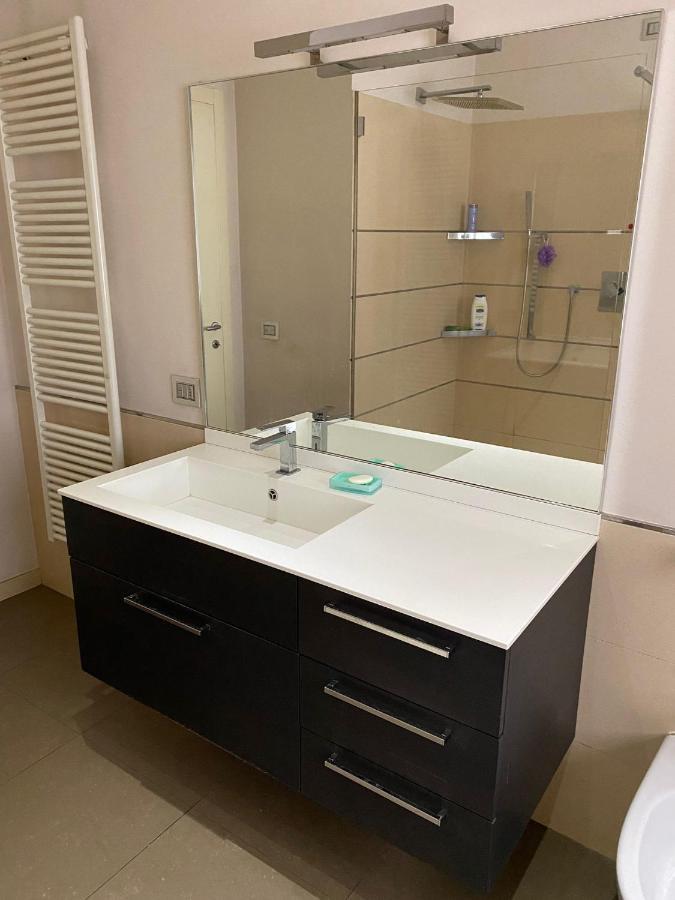 Lovely Apartment In The New Porta Nuova Area ميلان المظهر الخارجي الصورة