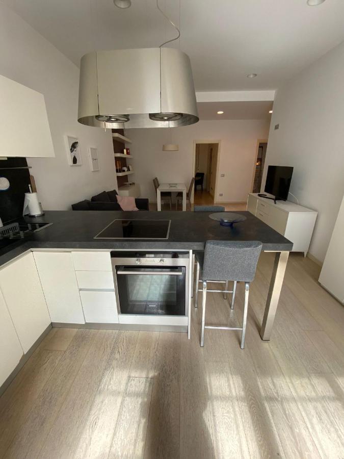 Lovely Apartment In The New Porta Nuova Area ميلان المظهر الخارجي الصورة